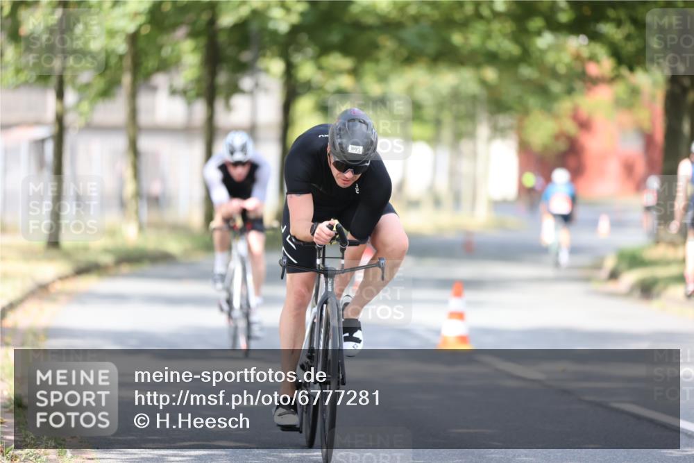 11.08.2024 - GEWOBA Citytriathlon Bremen H.Heesch http://msf.ph/oto/6777281 11.08.2024 11:45:26 Radfahren 819, 900, 974 meine-sportfotos.de