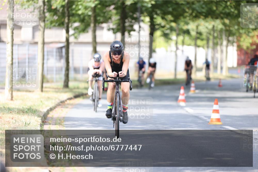 11.08.2024 - GEWOBA Citytriathlon Bremen H.Heesch http://msf.ph/oto/6777447 11.08.2024 11:45:40 Radfahren 822, 826, 867, 871, 873, 875, 936, 994, 1029 meine-sportfotos.de