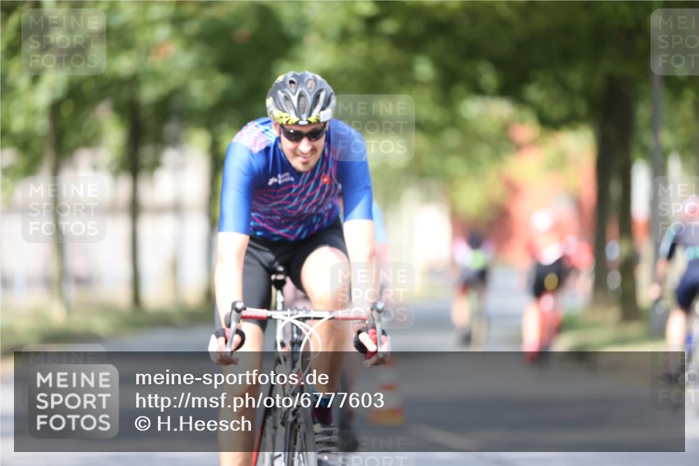 11.08.2024 - GEWOBA Citytriathlon Bremen H.Heesch http://msf.ph/oto/6777603 11.08.2024 11:45:48 Radfahren 822, 826, 845, 867, 871, 873, 875, 936, 994, 1029 meine-sportfotos.de