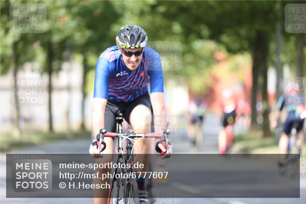 11.08.2024 - GEWOBA Citytriathlon Bremen H.Heesch http://msf.ph/oto/6777607 11.08.2024 11:45:48 Radfahren 822, 826, 845, 867, 871, 873, 875, 936, 994, 1029 meine-sportfotos.de