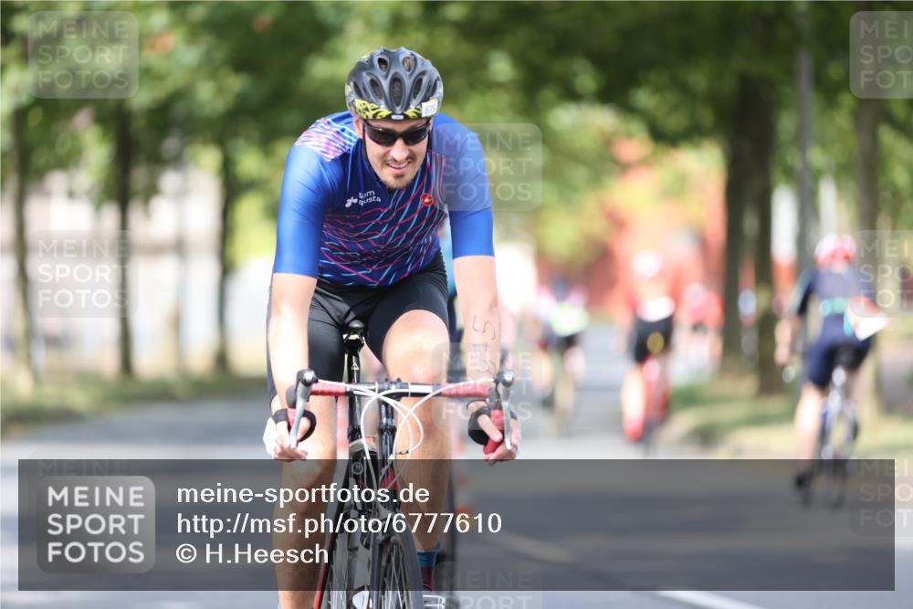 11.08.2024 - GEWOBA Citytriathlon Bremen H.Heesch http://msf.ph/oto/6777610 11.08.2024 11:45:48 Radfahren 822, 826, 845, 867, 871, 873, 875, 936, 994, 1029 meine-sportfotos.de