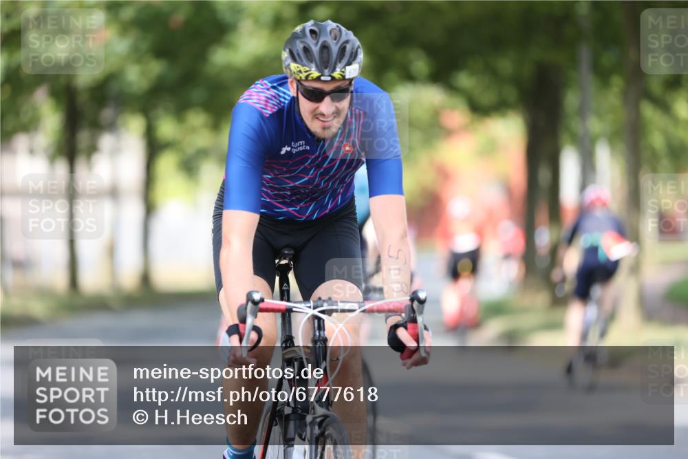 11.08.2024 - GEWOBA Citytriathlon Bremen H.Heesch http://msf.ph/oto/6777618 11.08.2024 11:45:48 Radfahren 822, 826, 845, 867, 871, 873, 875, 936, 994, 1029 meine-sportfotos.de
