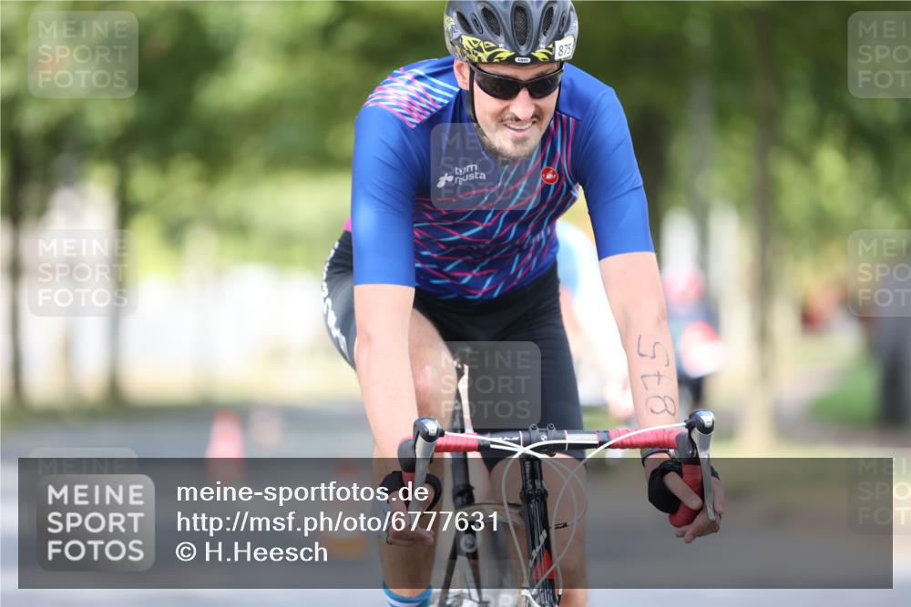 11.08.2024 - GEWOBA Citytriathlon Bremen H.Heesch http://msf.ph/oto/6777631 11.08.2024 11:45:48 Radfahren 822, 826, 845, 867, 871, 873, 875, 936, 994, 1029 meine-sportfotos.de