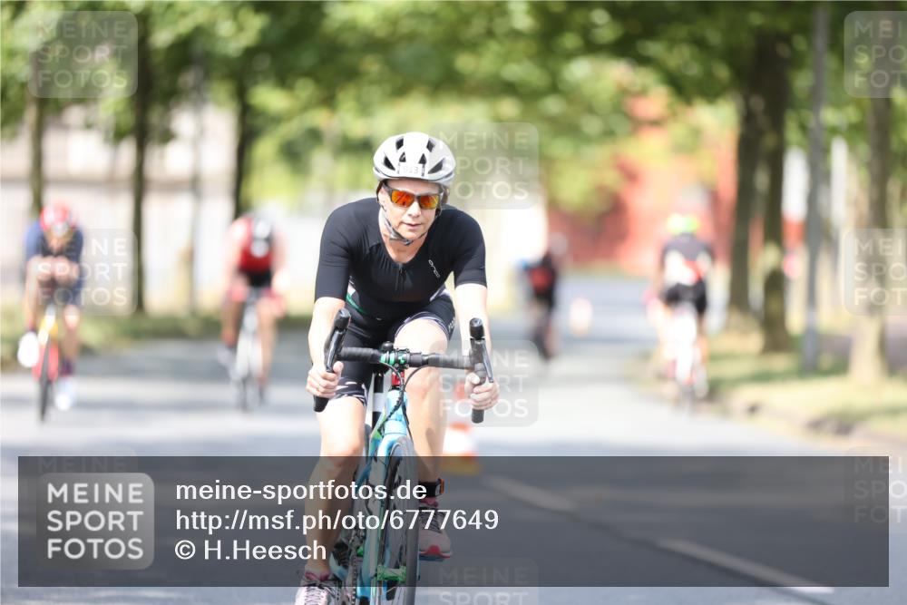 11.08.2024 - GEWOBA Citytriathlon Bremen H.Heesch http://msf.ph/oto/6777649 11.08.2024 11:45:59 Radfahren 755, 775, 845, 853, 867, 871, 873, 875, 954 meine-sportfotos.de