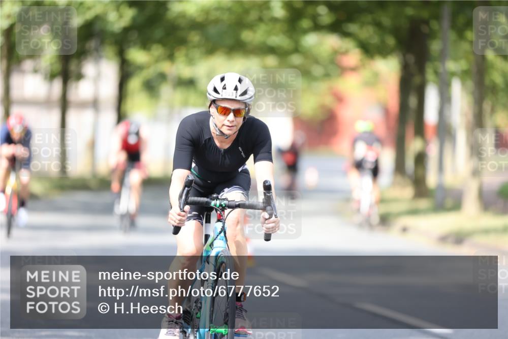 11.08.2024 - GEWOBA Citytriathlon Bremen H.Heesch http://msf.ph/oto/6777652 11.08.2024 11:45:59 Radfahren 755, 775, 845, 853, 867, 871, 873, 875, 954 meine-sportfotos.de