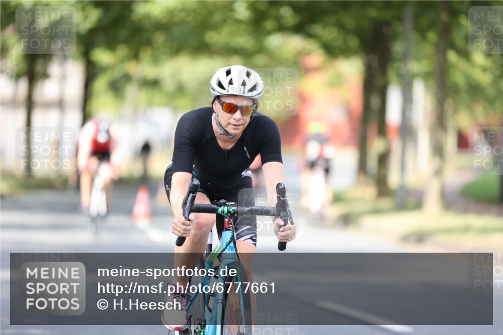 11.08.2024 - GEWOBA Citytriathlon Bremen H.Heesch http://msf.ph/oto/6777661 11.08.2024 11:45:59 Radfahren 755, 775, 845, 853, 867, 871, 873, 875, 954 meine-sportfotos.de