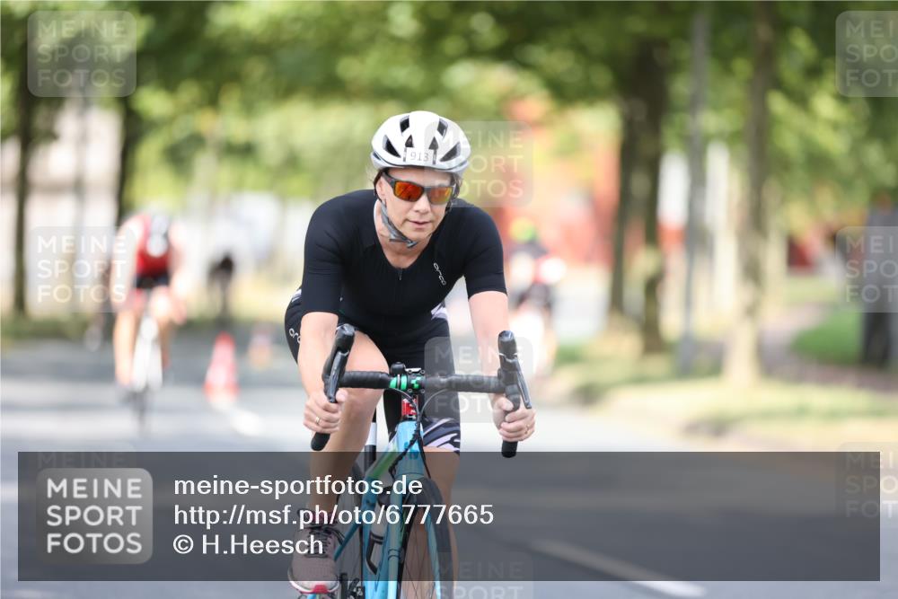 11.08.2024 - GEWOBA Citytriathlon Bremen H.Heesch http://msf.ph/oto/6777665 11.08.2024 11:45:59 Radfahren 755, 775, 845, 853, 867, 871, 873, 875, 954 meine-sportfotos.de