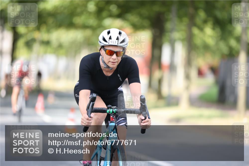 11.08.2024 - GEWOBA Citytriathlon Bremen H.Heesch http://msf.ph/oto/6777671 11.08.2024 11:45:59 Radfahren 755, 775, 845, 853, 867, 871, 873, 875, 954 meine-sportfotos.de
