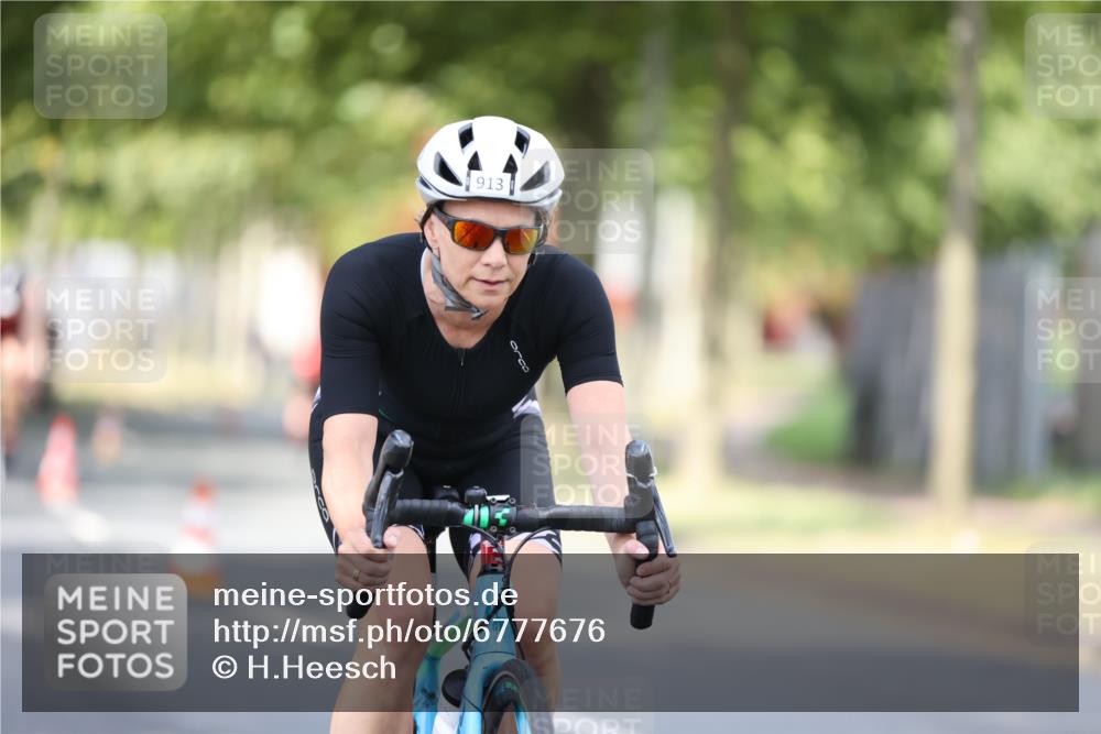 11.08.2024 - GEWOBA Citytriathlon Bremen H.Heesch http://msf.ph/oto/6777676 11.08.2024 11:45:59 Radfahren 755, 775, 845, 853, 867, 871, 873, 875, 954 meine-sportfotos.de