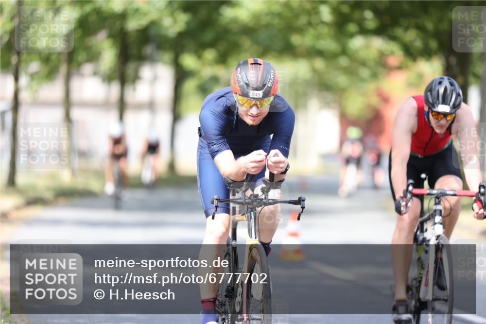 11.08.2024 - GEWOBA Citytriathlon Bremen H.Heesch http://msf.ph/oto/6777702 11.08.2024 11:46:01 Radfahren 755, 775, 806, 845, 853, 873, 954, 962 meine-sportfotos.de