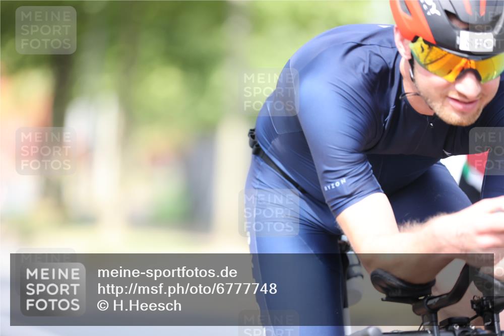 11.08.2024 - GEWOBA Citytriathlon Bremen H.Heesch http://msf.ph/oto/6777748 11.08.2024 11:46:02 Radfahren 755, 775, 806, 845, 853, 954, 962 meine-sportfotos.de