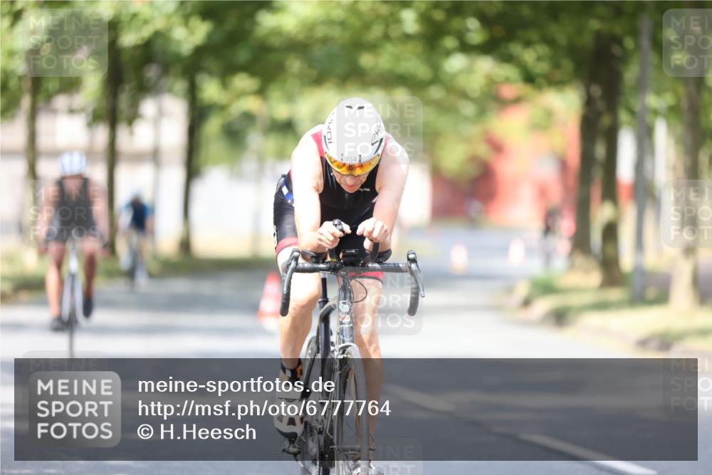 11.08.2024 - GEWOBA Citytriathlon Bremen H.Heesch http://msf.ph/oto/6777764 11.08.2024 11:46:05 Radfahren 755, 775, 806, 845, 853, 954, 962 meine-sportfotos.de