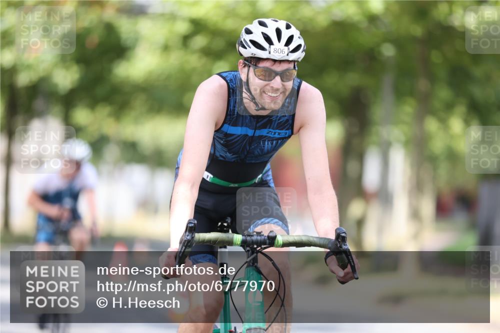 11.08.2024 - GEWOBA Citytriathlon Bremen H.Heesch http://msf.ph/oto/6777970 11.08.2024 11:46:13 Radfahren 755, 757, 775, 806, 839, 845, 853, 954, 962 meine-sportfotos.de