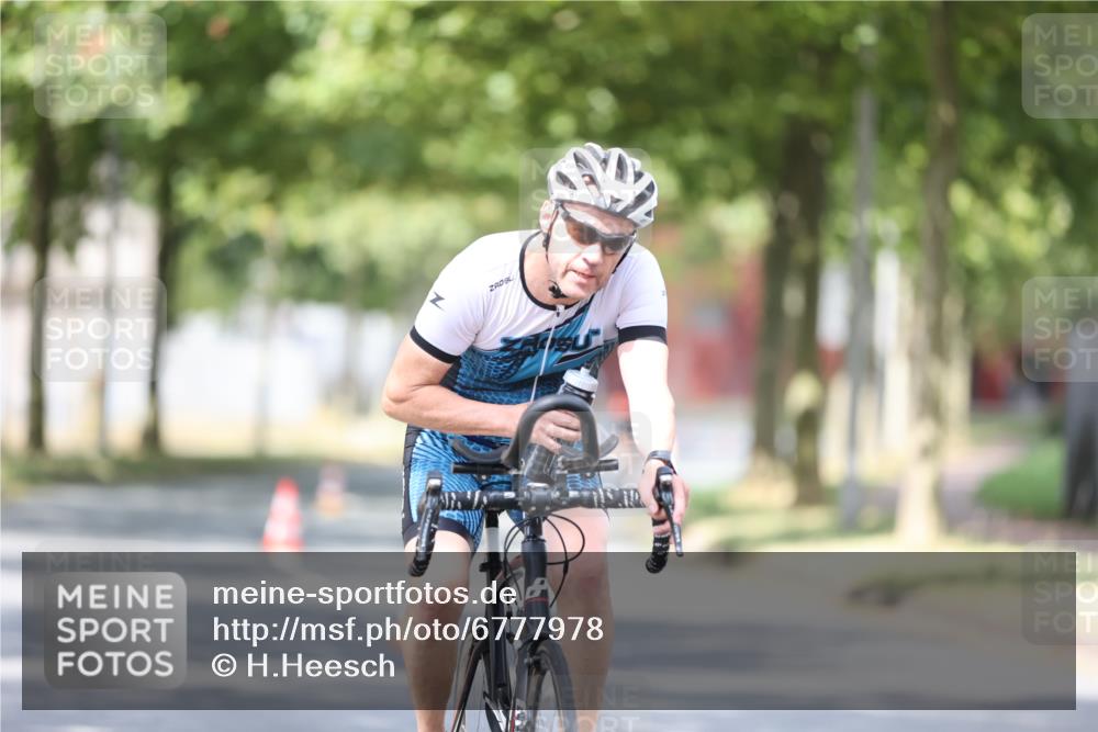 11.08.2024 - GEWOBA Citytriathlon Bremen H.Heesch http://msf.ph/oto/6777978 11.08.2024 11:46:14 Radfahren 755, 757, 775, 806, 839, 853, 954, 962 meine-sportfotos.de