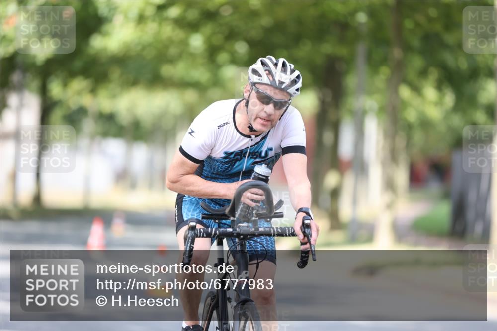 11.08.2024 - GEWOBA Citytriathlon Bremen H.Heesch http://msf.ph/oto/6777983 11.08.2024 11:46:15 Radfahren 755, 757, 773, 775, 806, 839, 843, 853, 954, 962 meine-sportfotos.de