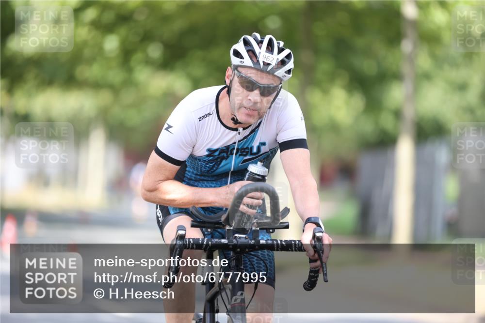11.08.2024 - GEWOBA Citytriathlon Bremen H.Heesch http://msf.ph/oto/6777995 11.08.2024 11:46:15 Radfahren 755, 757, 773, 775, 806, 839, 843, 853, 954, 962 meine-sportfotos.de