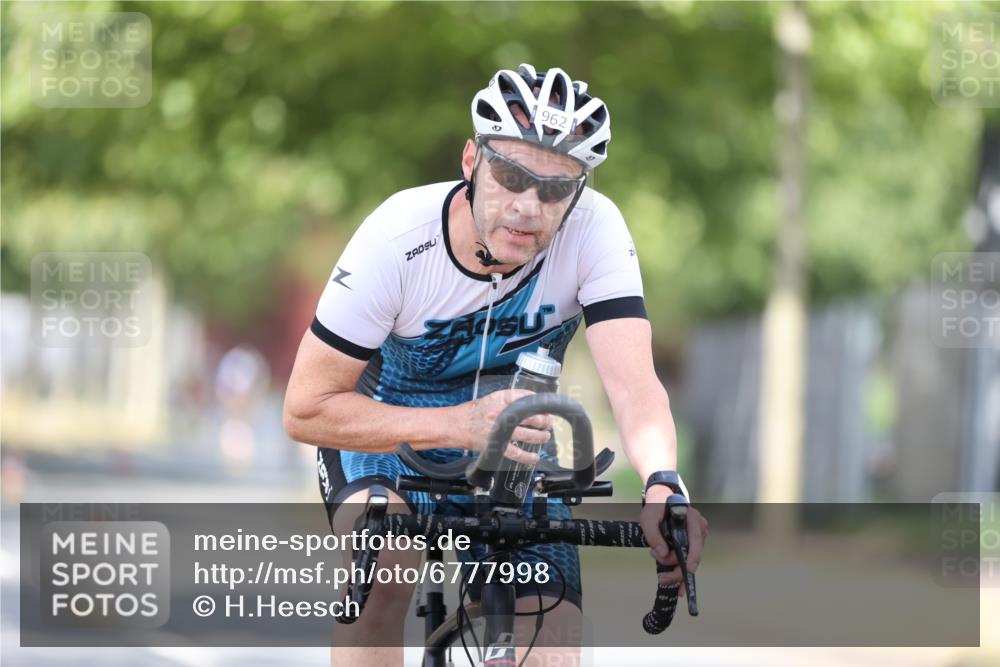 11.08.2024 - GEWOBA Citytriathlon Bremen H.Heesch http://msf.ph/oto/6777998 11.08.2024 11:46:15 Radfahren 755, 757, 773, 775, 806, 839, 843, 853, 954, 962 meine-sportfotos.de