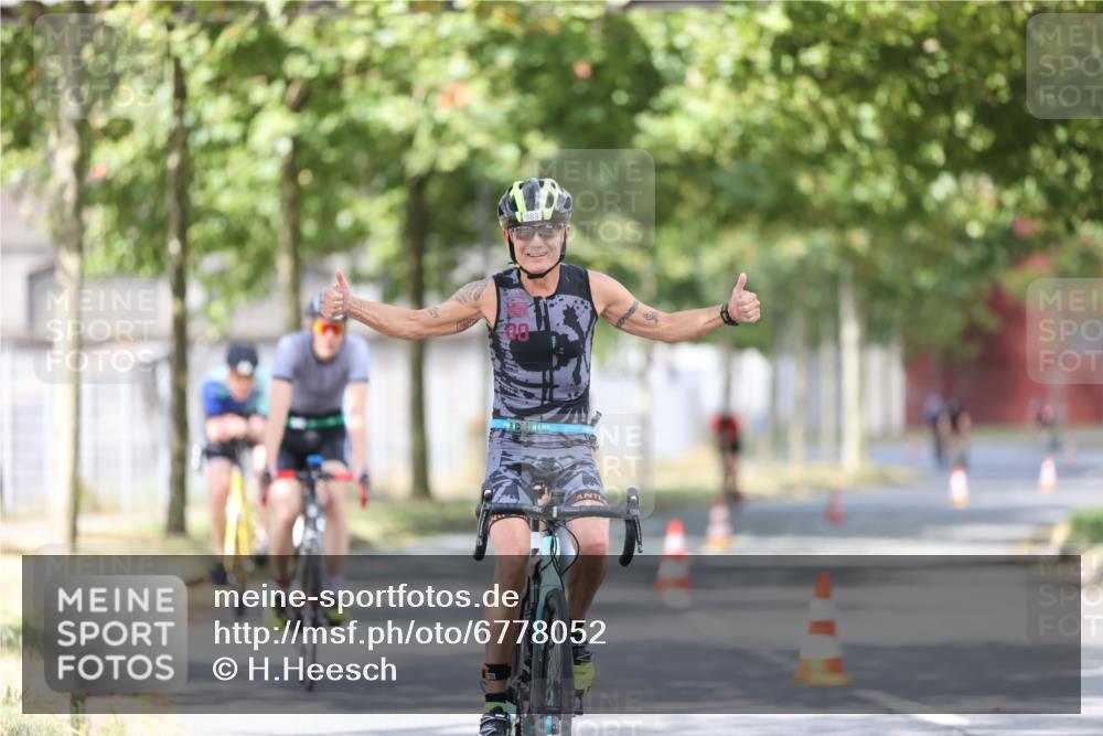 11.08.2024 - GEWOBA Citytriathlon Bremen H.Heesch http://msf.ph/oto/6778052 11.08.2024 11:46:25 Radfahren 703, 757, 768, 773, 806, 839, 843, 942, 962 meine-sportfotos.de