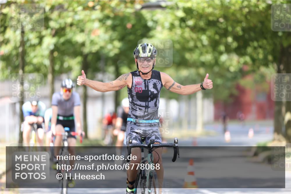 11.08.2024 - GEWOBA Citytriathlon Bremen H.Heesch http://msf.ph/oto/6778068 11.08.2024 11:46:25 Radfahren 703, 757, 768, 773, 806, 839, 843, 942, 962 meine-sportfotos.de
