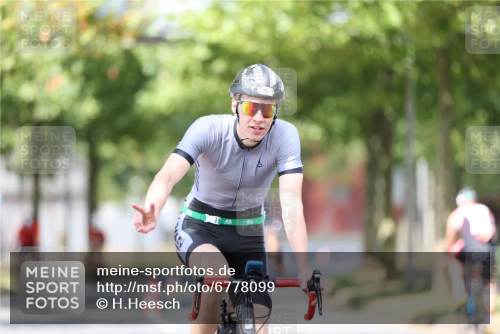 11.08.2024 - GEWOBA Citytriathlon Bremen H.Heesch http://msf.ph/oto/6778099 11.08.2024 11:46:27 Radfahren 703, 757, 768, 773, 839, 843, 942 meine-sportfotos.de
