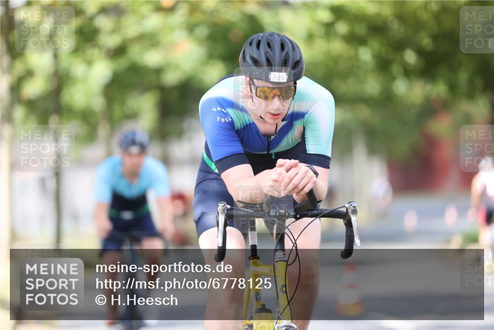 11.08.2024 - GEWOBA Citytriathlon Bremen H.Heesch http://msf.ph/oto/6778125 11.08.2024 11:46:28 Radfahren 703, 757, 768, 773, 839, 843, 942 meine-sportfotos.de