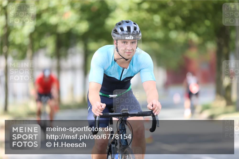 11.08.2024 - GEWOBA Citytriathlon Bremen H.Heesch http://msf.ph/oto/6778154 11.08.2024 11:46:29 Radfahren 703, 757, 768, 773, 839, 843, 942 meine-sportfotos.de