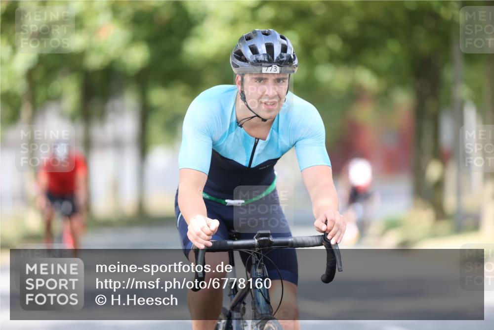 11.08.2024 - GEWOBA Citytriathlon Bremen H.Heesch http://msf.ph/oto/6778160 11.08.2024 11:46:29 Radfahren 703, 757, 768, 773, 839, 843, 942 meine-sportfotos.de