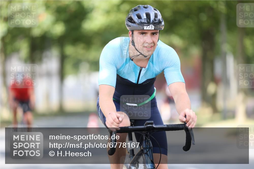 11.08.2024 - GEWOBA Citytriathlon Bremen H.Heesch http://msf.ph/oto/6778167 11.08.2024 11:46:29 Radfahren 703, 757, 768, 773, 839, 843, 942 meine-sportfotos.de