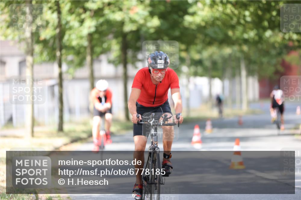 11.08.2024 - GEWOBA Citytriathlon Bremen H.Heesch http://msf.ph/oto/6778185 11.08.2024 11:46:30 Radfahren 703, 757, 768, 773, 839, 843, 942, 1040 meine-sportfotos.de