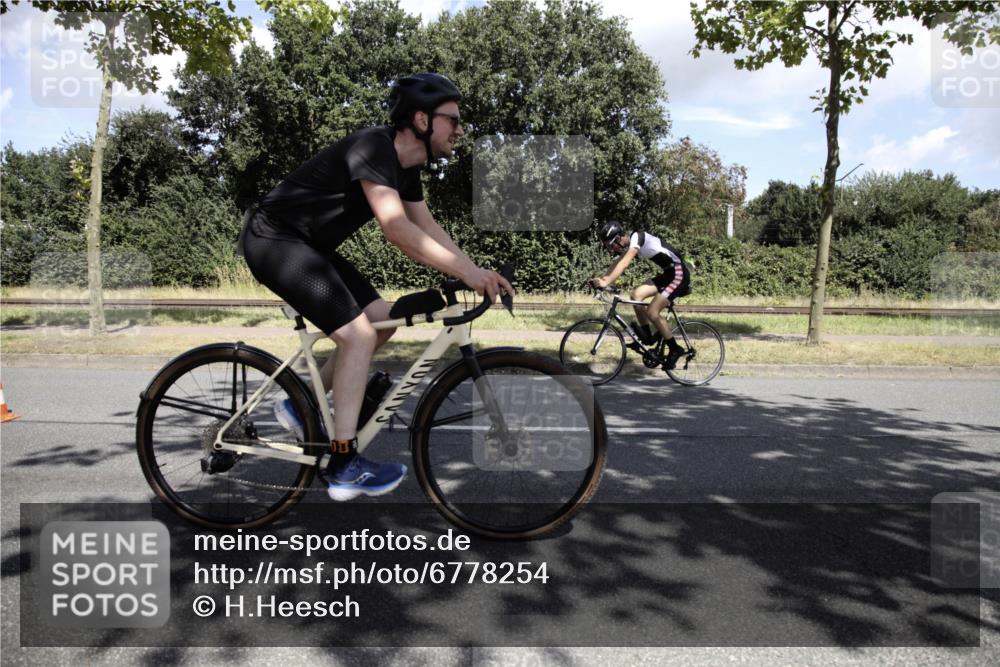 11.08.2024 - GEWOBA Citytriathlon Bremen H.Heesch http://msf.ph/oto/6778254 11.08.2024 13:08:14 Radfahren 252, 253, 271, 327, 333 meine-sportfotos.de