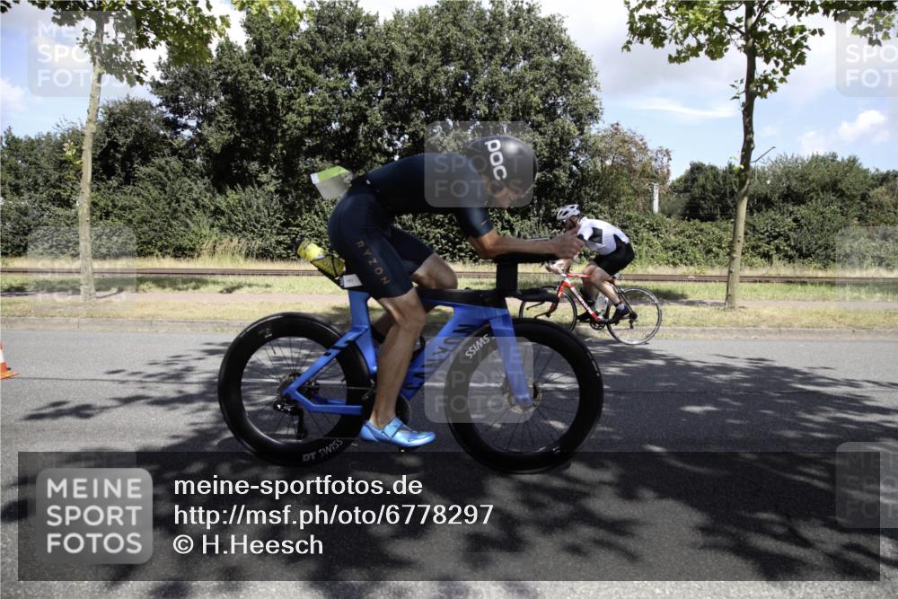 11.08.2024 - GEWOBA Citytriathlon Bremen H.Heesch http://msf.ph/oto/6778297 11.08.2024 13:09:09 Radfahren 201, 208, 209, 216, 297, 317, 325, 456, 481 meine-sportfotos.de
