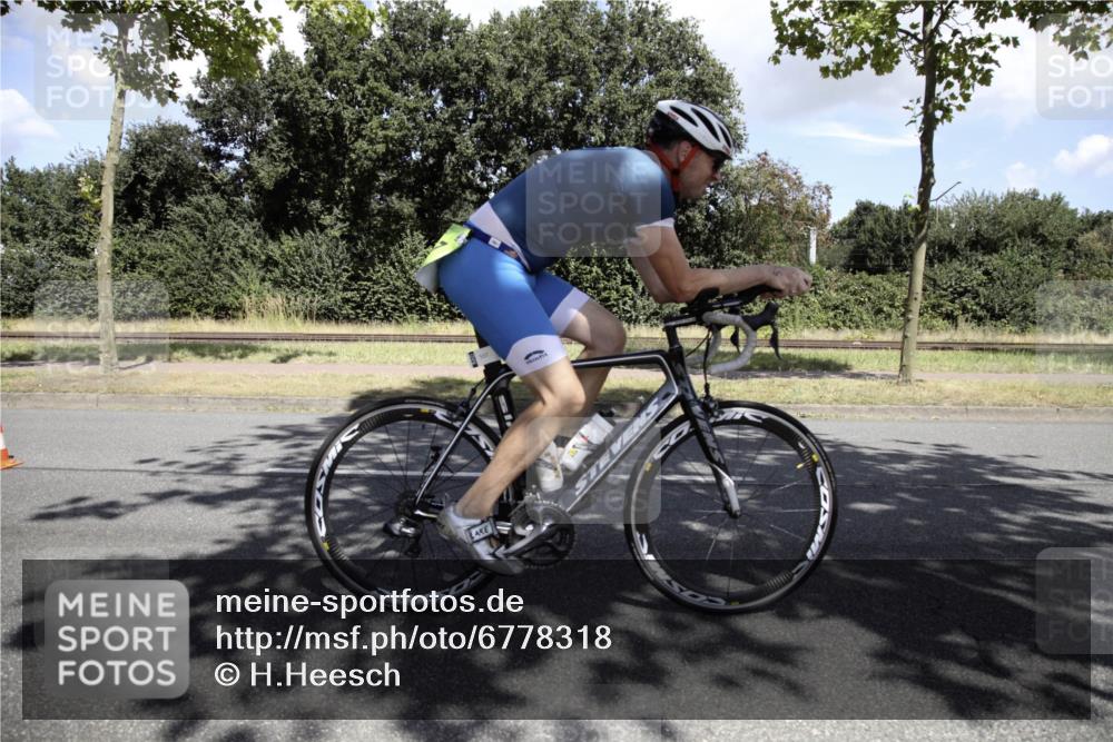 11.08.2024 - GEWOBA Citytriathlon Bremen H.Heesch http://msf.ph/oto/6778318 11.08.2024 13:09:41 Radfahren 288, 298, 468, 471, 537 meine-sportfotos.de