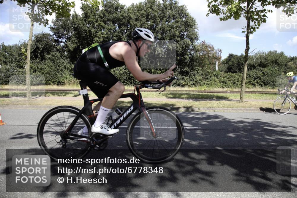 11.08.2024 - GEWOBA Citytriathlon Bremen H.Heesch http://msf.ph/oto/6778348 11.08.2024 13:10:22 Radfahren 215, 222, 280, 285, 287, 300, 338, 339, 460, 1006 meine-sportfotos.de