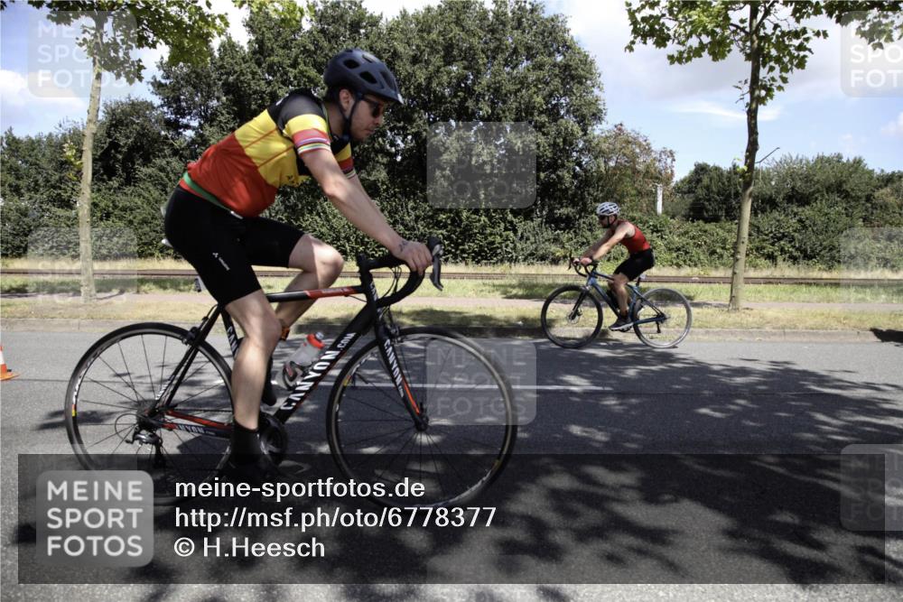 11.08.2024 - GEWOBA Citytriathlon Bremen H.Heesch http://msf.ph/oto/6778377 11.08.2024 13:10:44 Radfahren 205, 206, 222, 245, 259, 265, 277, 293, 326, 339, 399, 460, 492 meine-sportfotos.de