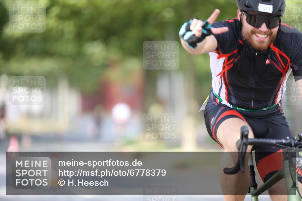 11.08.2024 - GEWOBA Citytriathlon Bremen H.Heesch http://msf.ph/oto/6778379 11.08.2024 11:46:38 Radfahren 703, 768, 773, 798, 839, 843, 942, 1040 meine-sportfotos.de