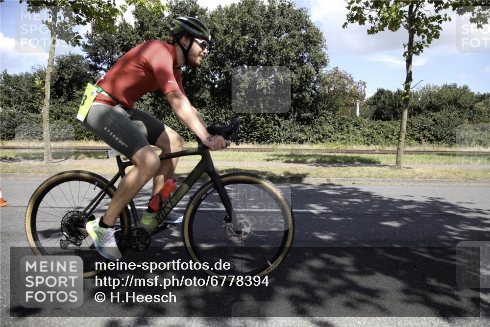 11.08.2024 - GEWOBA Citytriathlon Bremen H.Heesch http://msf.ph/oto/6778394 11.08.2024 13:10:59 Radfahren 234, 293, 321, 326, 399, 492, 534 meine-sportfotos.de