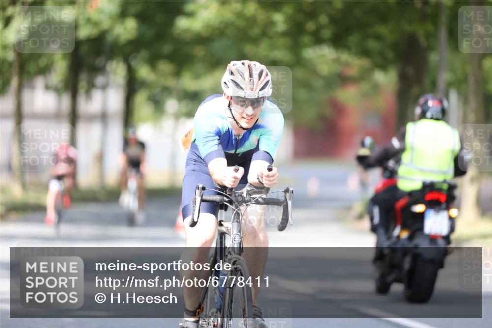 11.08.2024 - GEWOBA Citytriathlon Bremen H.Heesch http://msf.ph/oto/6778411 11.08.2024 11:46:40 Radfahren 703, 768, 773, 798, 843, 942, 1040 meine-sportfotos.de