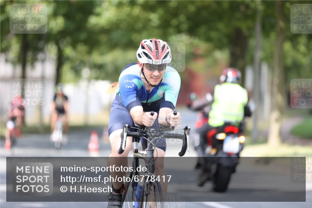 11.08.2024 - GEWOBA Citytriathlon Bremen H.Heesch http://msf.ph/oto/6778417 11.08.2024 11:46:40 Radfahren 703, 768, 773, 798, 843, 942, 1040 meine-sportfotos.de