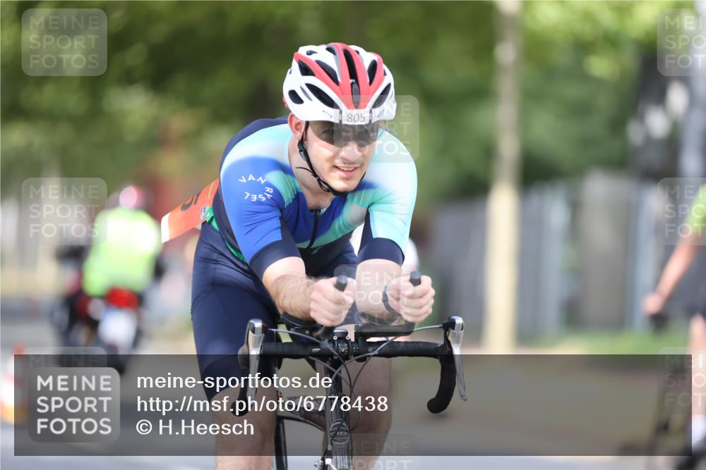 11.08.2024 - GEWOBA Citytriathlon Bremen H.Heesch http://msf.ph/oto/6778438 11.08.2024 11:46:40 Radfahren 703, 768, 773, 798, 843, 942, 1040 meine-sportfotos.de