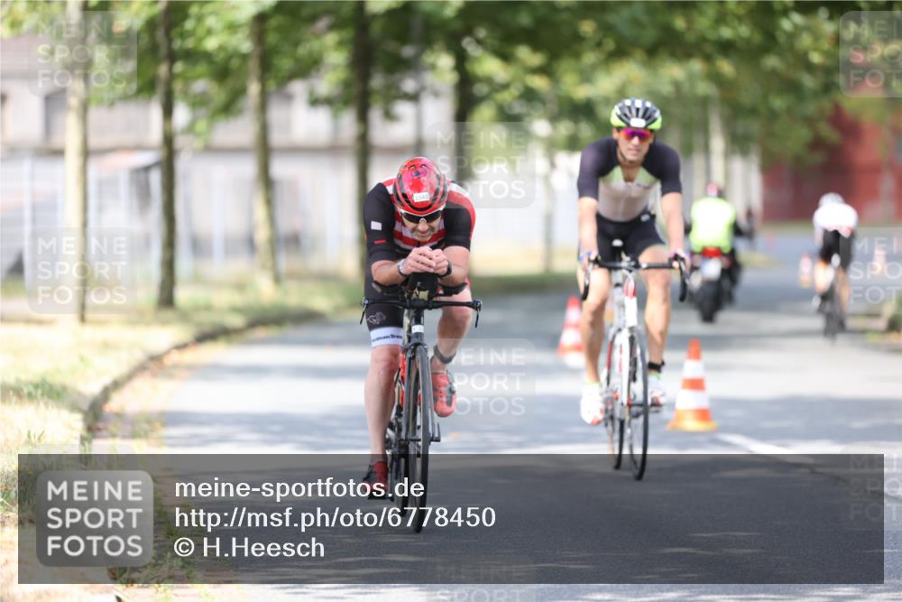 11.08.2024 - GEWOBA Citytriathlon Bremen H.Heesch http://msf.ph/oto/6778450 11.08.2024 11:46:42 Radfahren 703, 768, 798, 942, 1040 meine-sportfotos.de