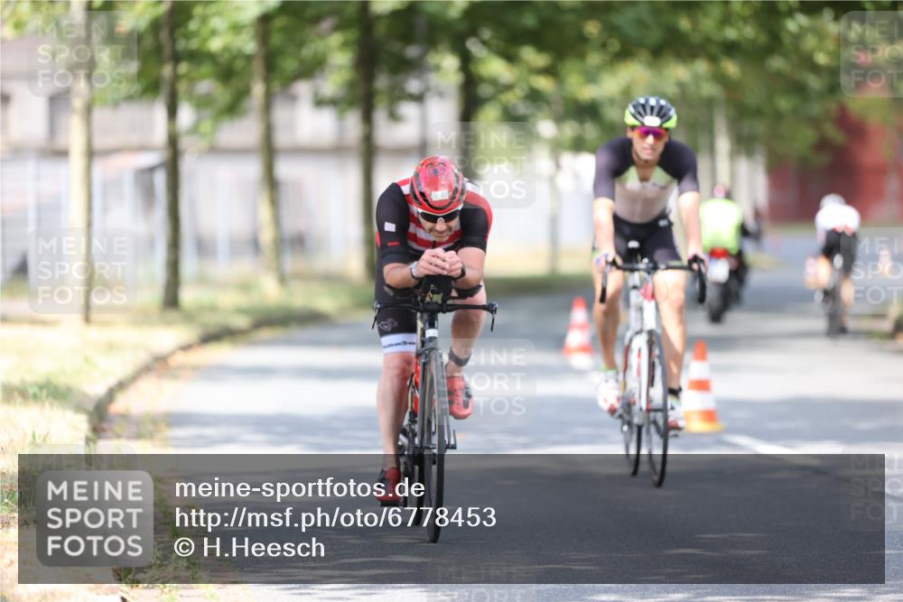 11.08.2024 - GEWOBA Citytriathlon Bremen H.Heesch http://msf.ph/oto/6778453 11.08.2024 11:46:42 Radfahren 703, 768, 798, 942, 1040 meine-sportfotos.de