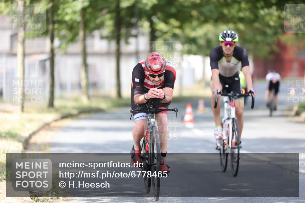 11.08.2024 - GEWOBA Citytriathlon Bremen H.Heesch http://msf.ph/oto/6778465 11.08.2024 11:46:42 Radfahren 703, 768, 798, 942, 1040 meine-sportfotos.de