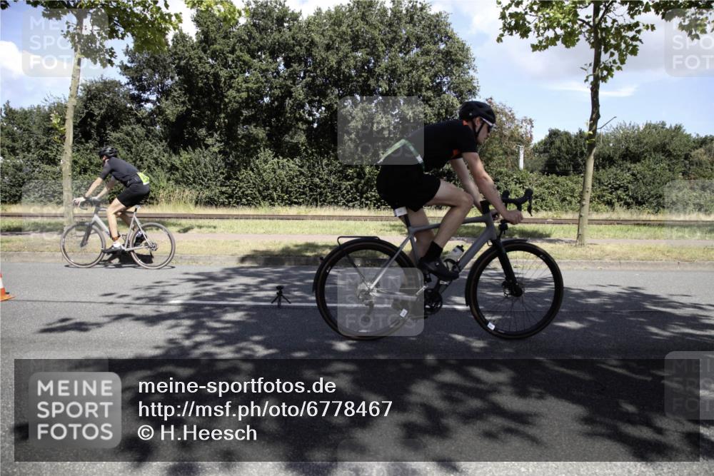 11.08.2024 - GEWOBA Citytriathlon Bremen H.Heesch http://msf.ph/oto/6778467 11.08.2024 13:11:39 Radfahren 262, 282, 286, 290, 311, 324, 337, 379, 413, 474, 487, 518, 542 meine-sportfotos.de