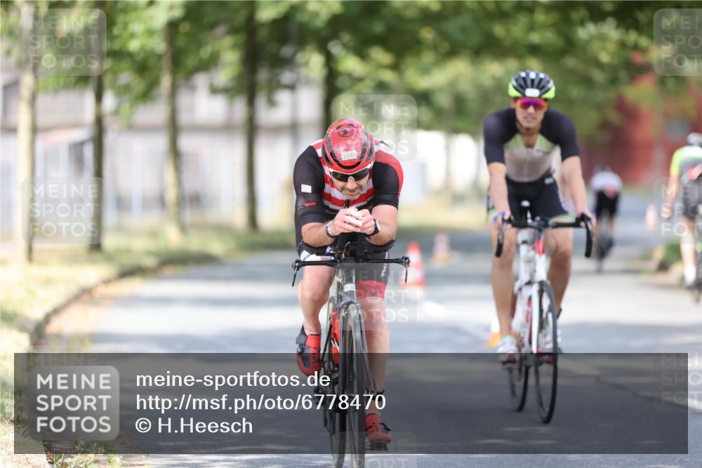 11.08.2024 - GEWOBA Citytriathlon Bremen H.Heesch http://msf.ph/oto/6778470 11.08.2024 11:46:42 Radfahren 703, 768, 798, 942, 1040 meine-sportfotos.de