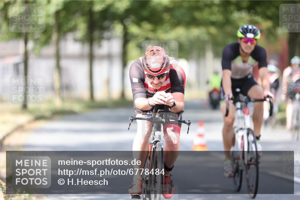 11.08.2024 - GEWOBA Citytriathlon Bremen H.Heesch http://msf.ph/oto/6778484 11.08.2024 11:46:43 Radfahren 703, 798, 903, 942, 1040 meine-sportfotos.de