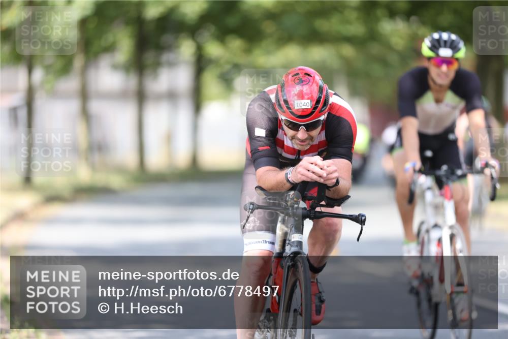 11.08.2024 - GEWOBA Citytriathlon Bremen H.Heesch http://msf.ph/oto/6778497 11.08.2024 11:46:43 Radfahren 703, 798, 903, 942, 1040 meine-sportfotos.de