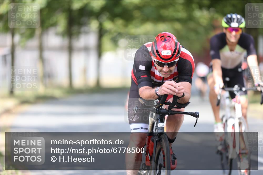 11.08.2024 - GEWOBA Citytriathlon Bremen H.Heesch http://msf.ph/oto/6778500 11.08.2024 11:46:43 Radfahren 703, 798, 903, 942, 1040 meine-sportfotos.de