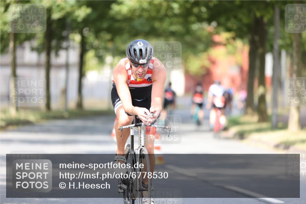 11.08.2024 - GEWOBA Citytriathlon Bremen H.Heesch http://msf.ph/oto/6778530 11.08.2024 11:46:56 Radfahren 798, 903 meine-sportfotos.de