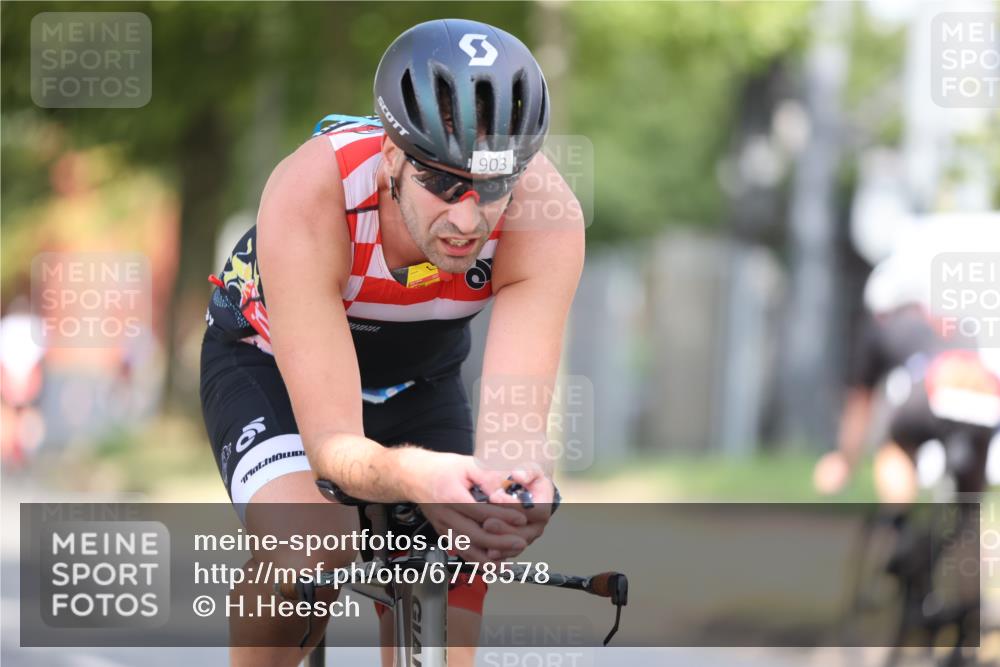11.08.2024 - GEWOBA Citytriathlon Bremen H.Heesch http://msf.ph/oto/6778578 11.08.2024 11:46:57 Radfahren 903 meine-sportfotos.de