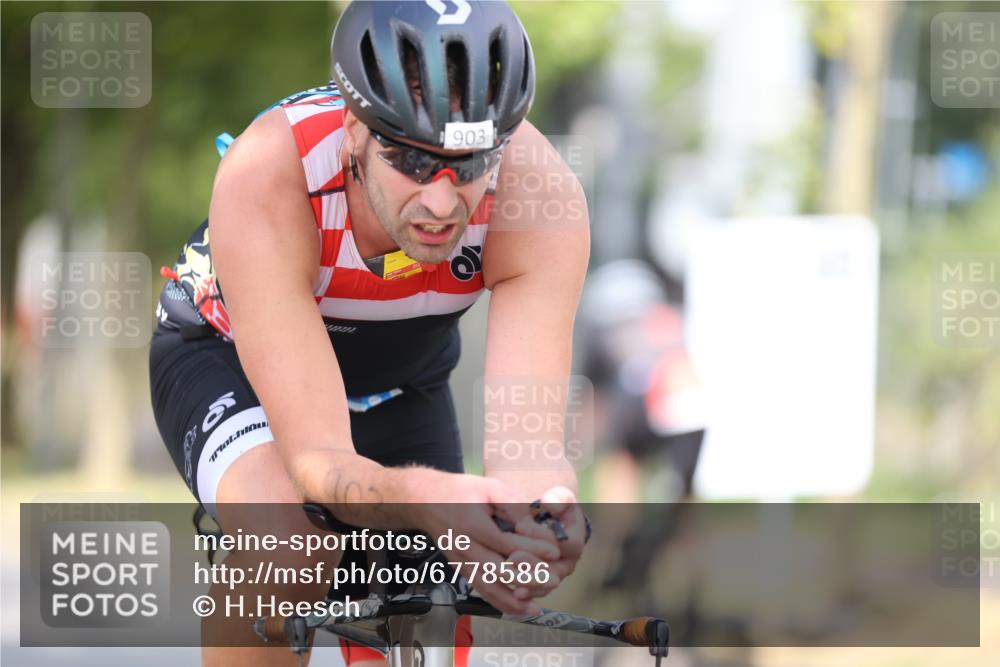 11.08.2024 - GEWOBA Citytriathlon Bremen H.Heesch http://msf.ph/oto/6778586 11.08.2024 11:46:57 Radfahren 903 meine-sportfotos.de